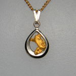 Gold nugget white gold circle pendant
